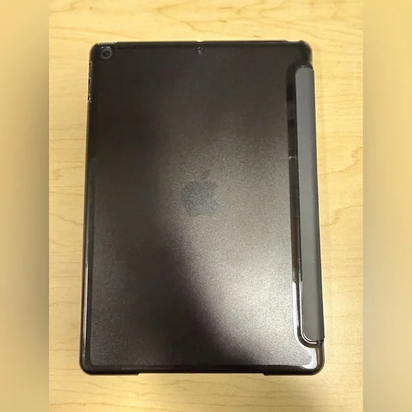 Apple iPad 9th Gen 64GB - Space Gray Black iOS 18.6.2 includes New Case! - Picture 6 of 12